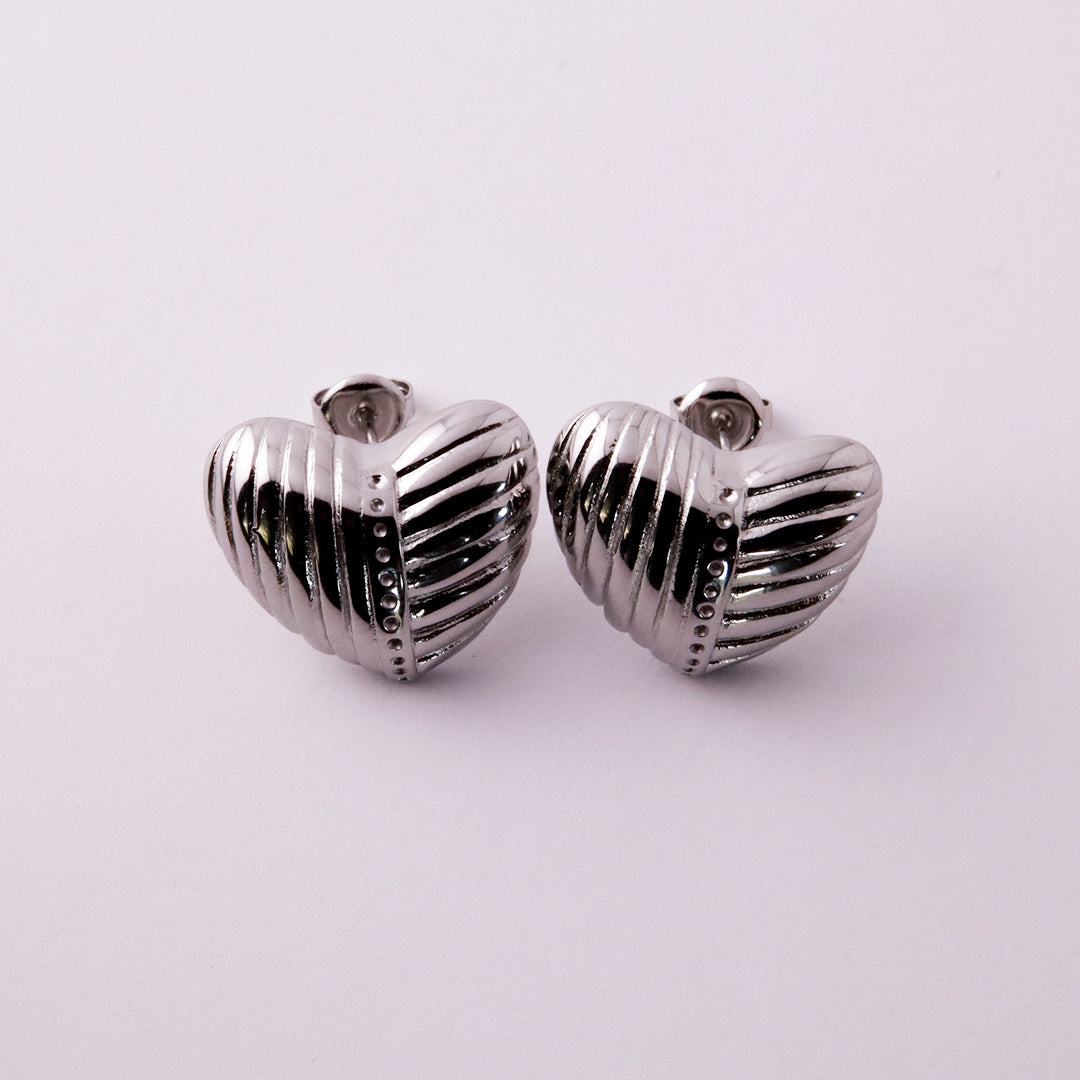 Aretes Topo Corazón en Acero Inoxidable – Dorado PVD y Plateado
