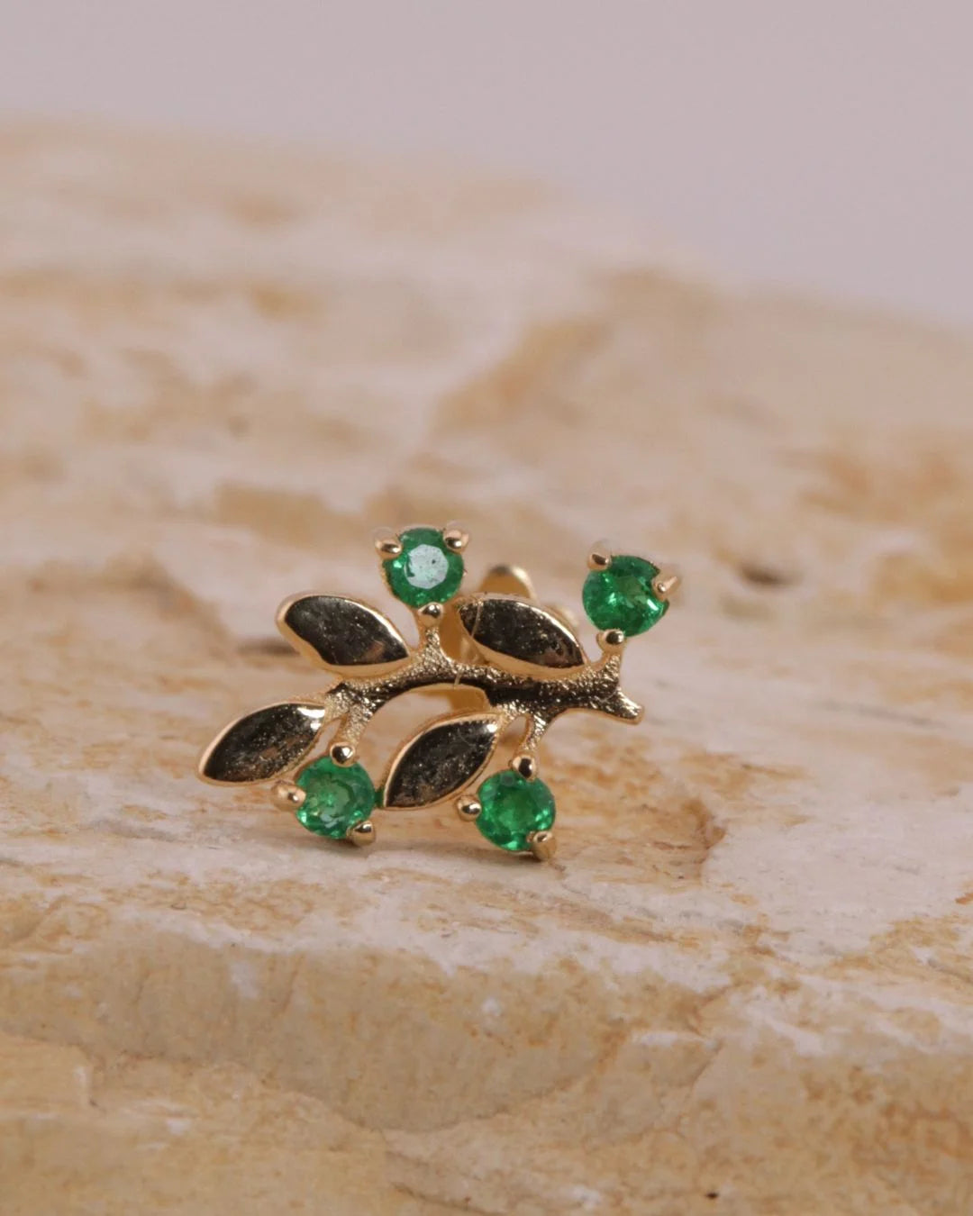 Bouquet Labret with 4 Colombian Emeralds in 18K Solid Gold