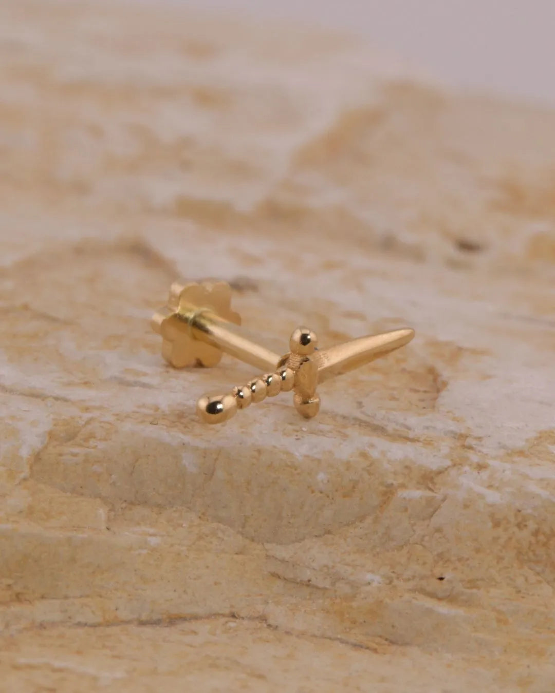 Labret Espada en Oro Sólido 18K