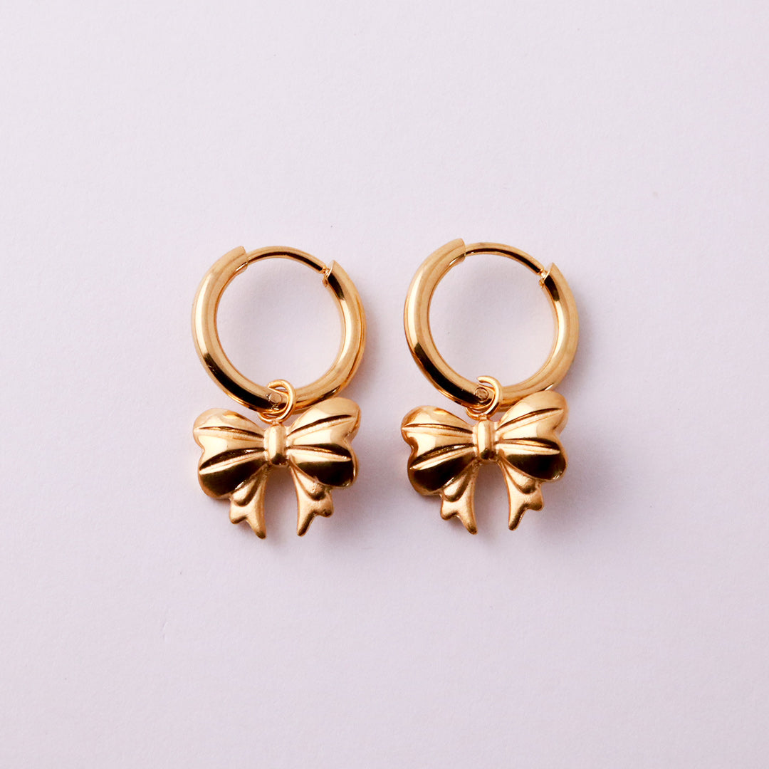 Aretes Candonga con Lazo en Acero Inoxidable – Dorado PVD y Plateado