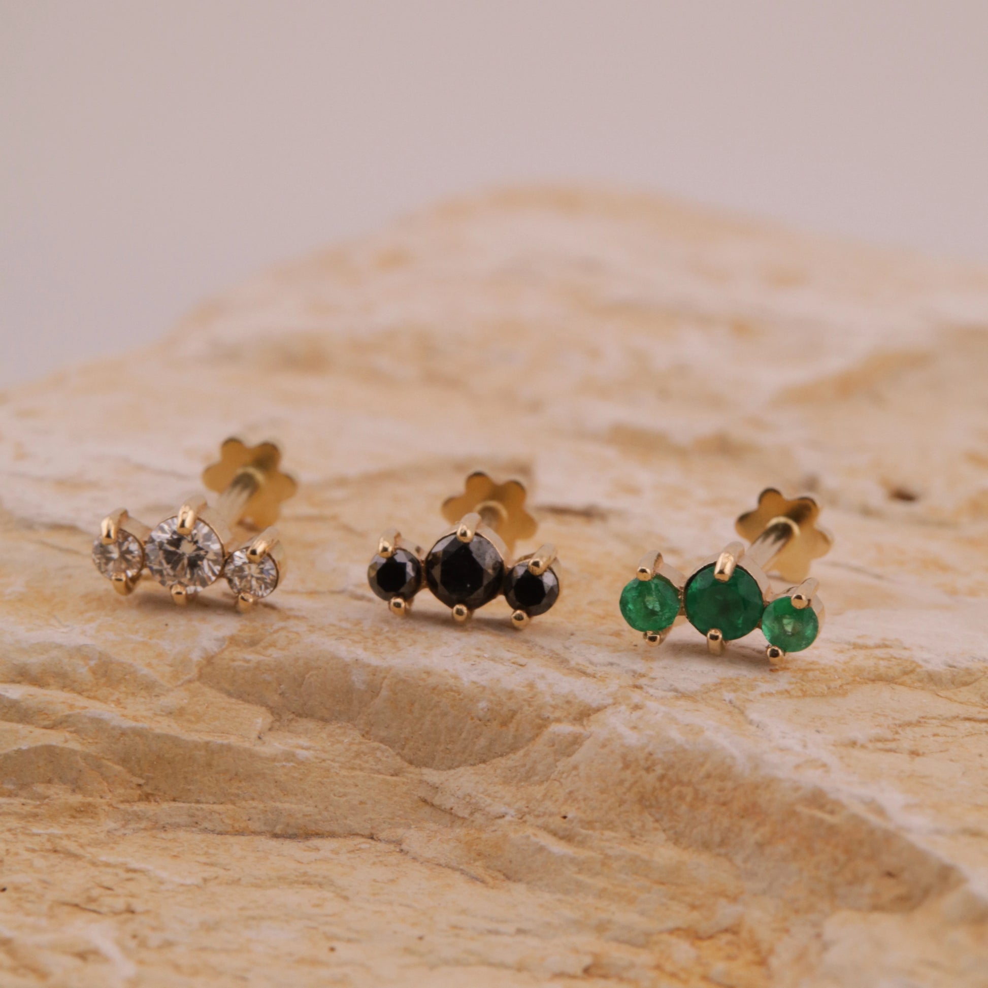 Labret Triple Diamante en Oro Sólido 18K
