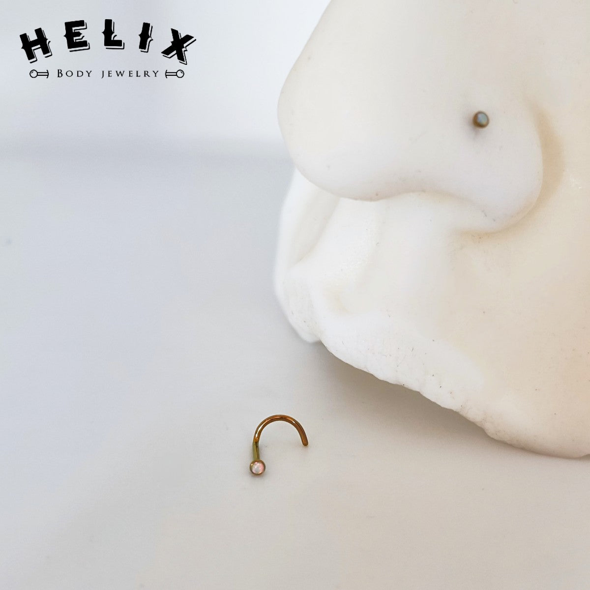 Nostril Espiral en Titanio con Ópalo #05