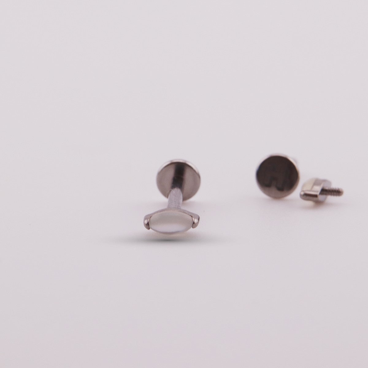 Labret NOA en Titanio